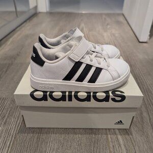 Adidas Youth Sneaker